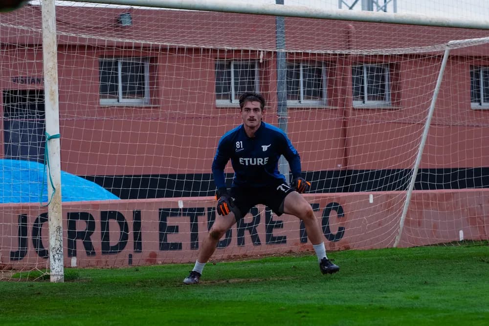 Shane Williams bajo palos con el Eture FC en España