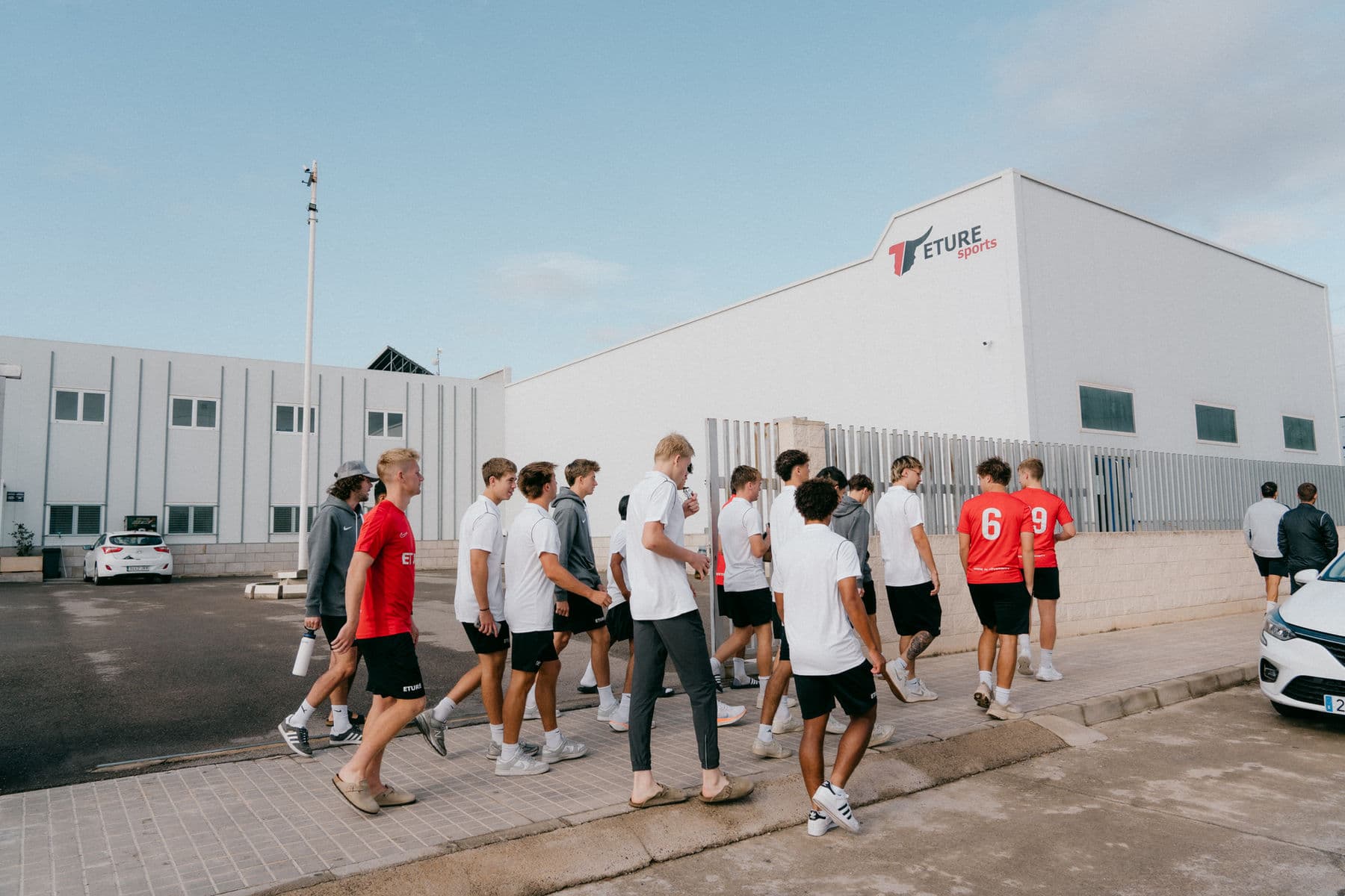 Eture Sports players arriving at the campus in Vinaròs