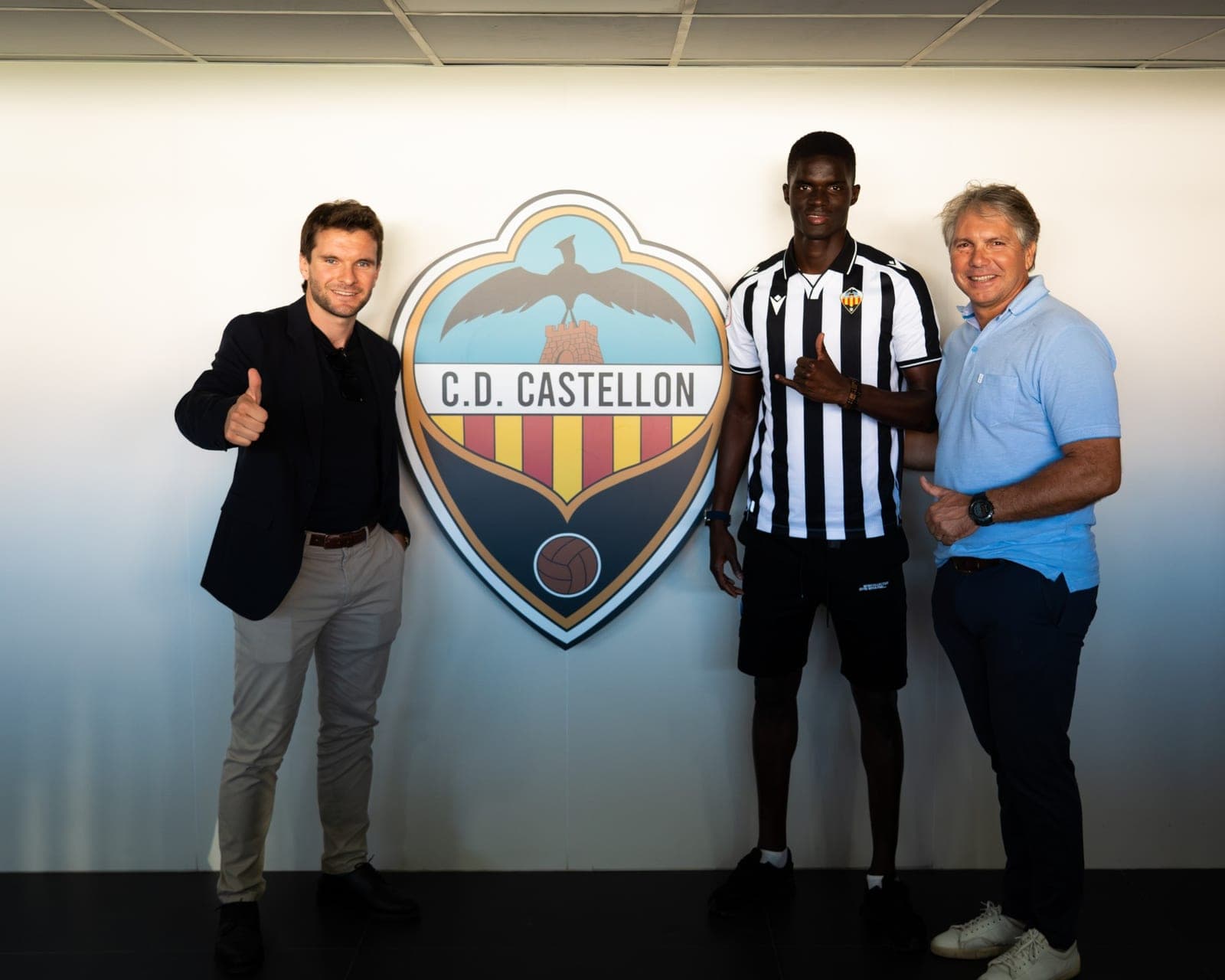 Abdou Fall firma con el CD Castellón.