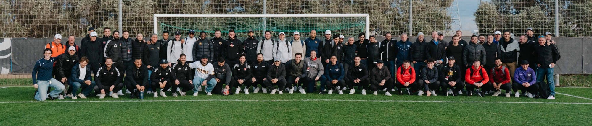 Todos los entrenadores del Showcase, en el campo de Vinaròs