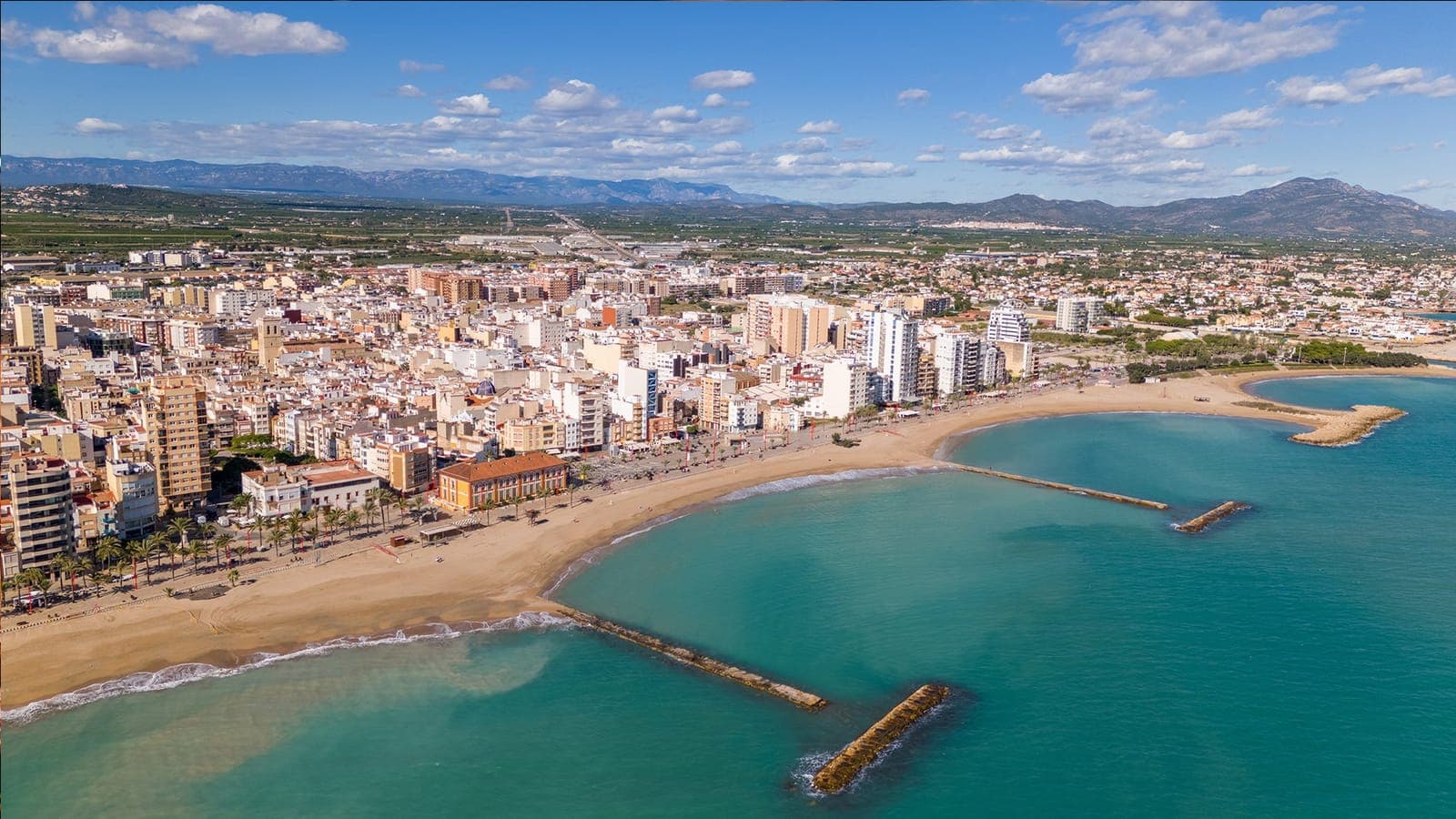 Vinaròs and its bay from the air, the town where Eture gap year players live